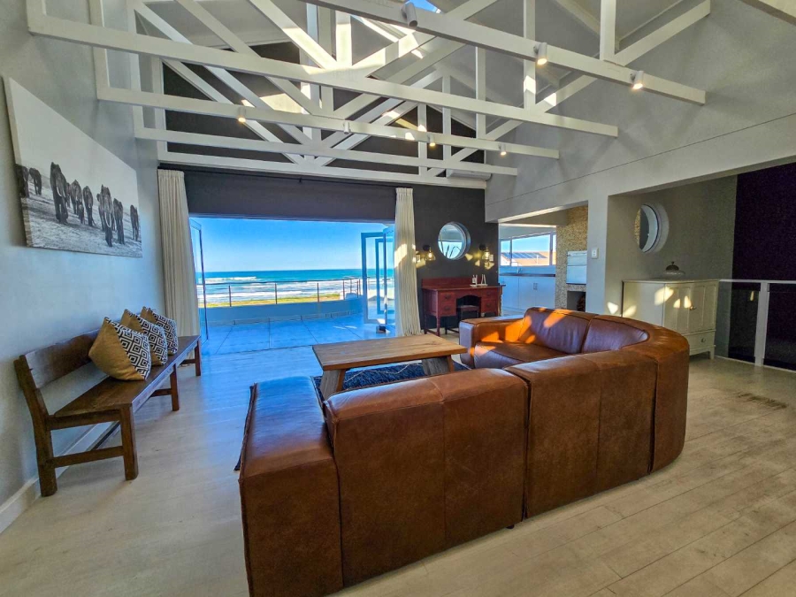 4 Bedroom Property for Sale in Stilbaai Oos Western Cape